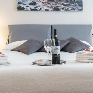 Bed & Breakfast Il Leone Blu, Aeroporto di Catania Fontana Rossa
